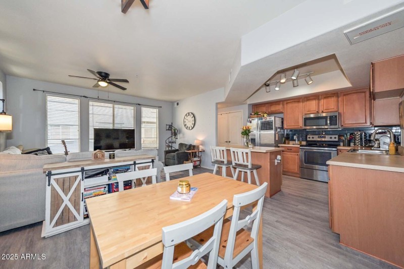 Breakfast Room-Kitchen