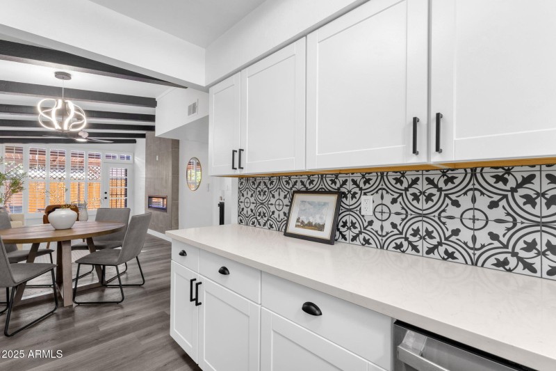 12-web-or-mls-3036-n-32nd-st-314