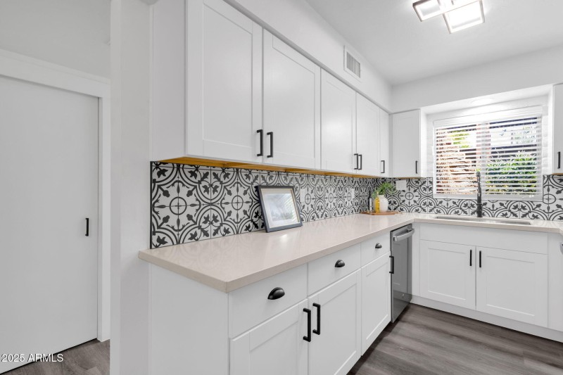 10-web-or-mls-3036-n-32nd-st-314