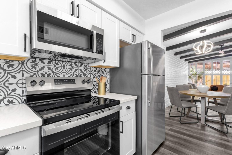 13-web-or-mls-3036-n-32nd-st-314