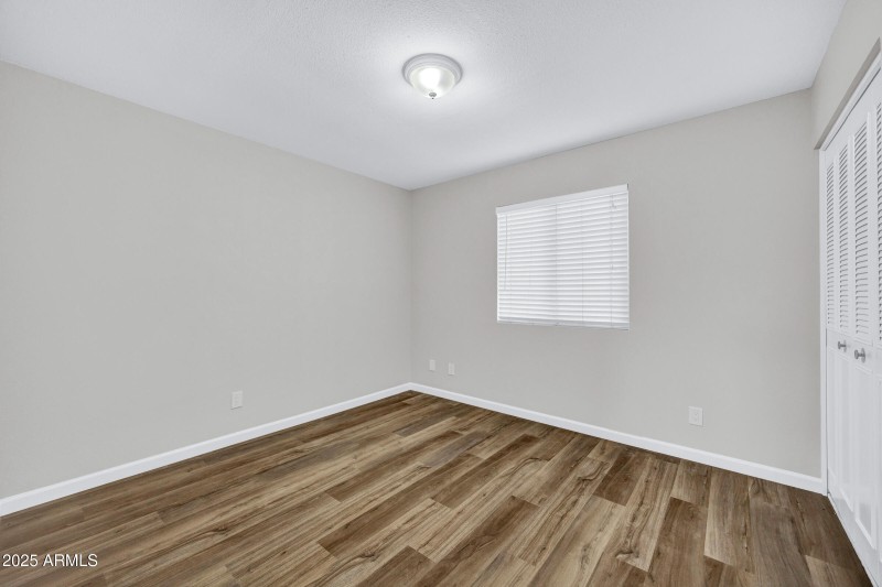 2602 W Fremont Dr-15