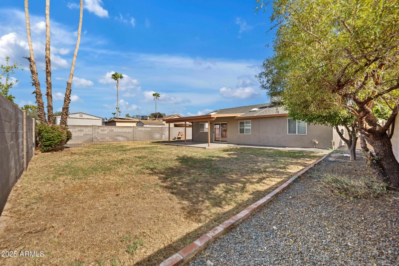 2602 W Fremont Dr-23