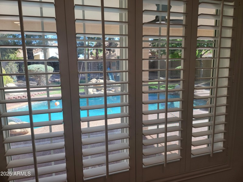 PLANTATION SHUTTERS