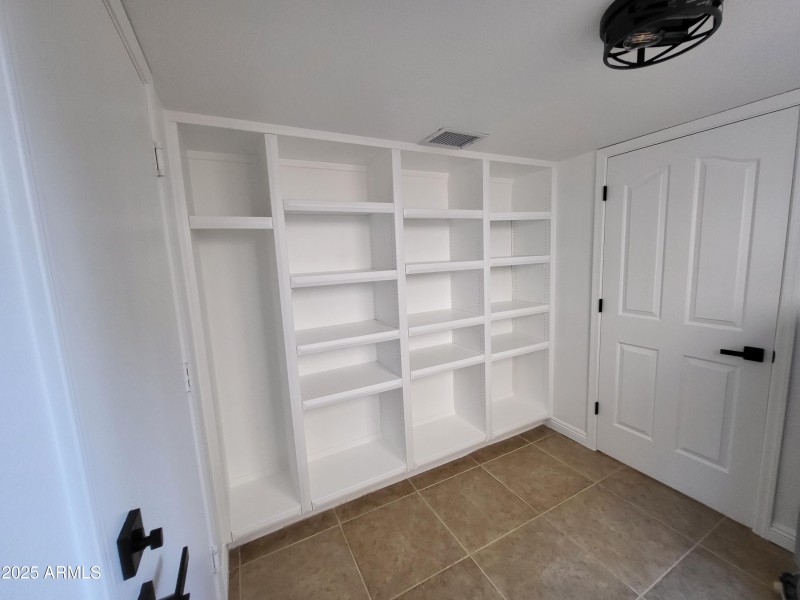 SEPERATE HUGE WALK-IN PANTRY ROOM