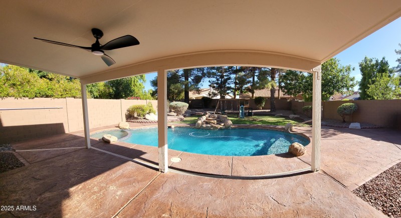 POOL W/HEATED BUILT IN SPA