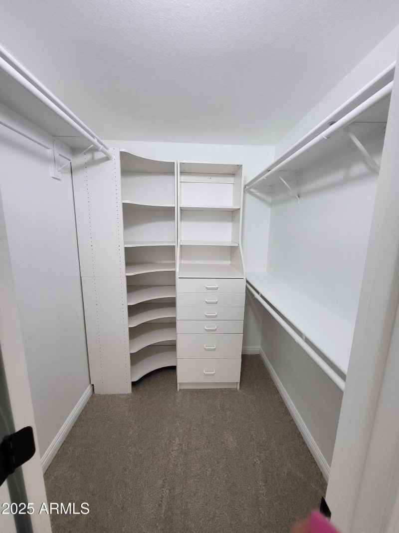 2ND BR /WALK-IN CLOSET
