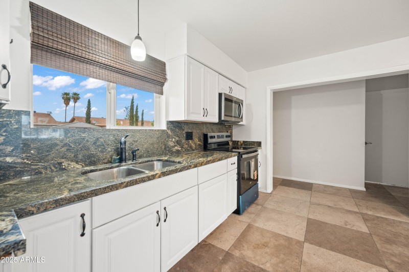 2946 W Villa Maria Dr Phoenix AZ 85053-2