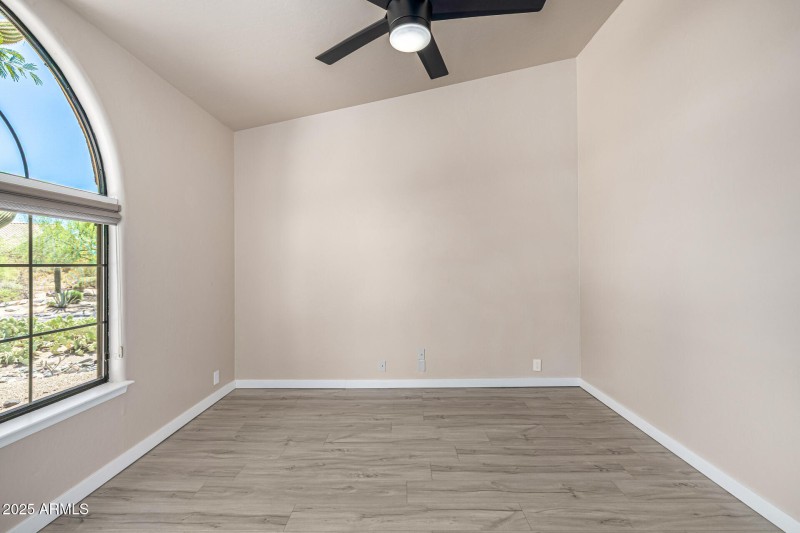 Corner Room with Scenic Light