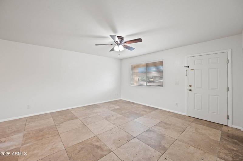 2946 W Villa Maria Dr Phoenix AZ 85053-1