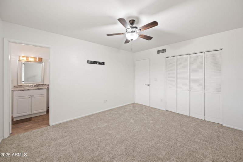 2946 W Villa Maria Dr Phoenix AZ 85053-1