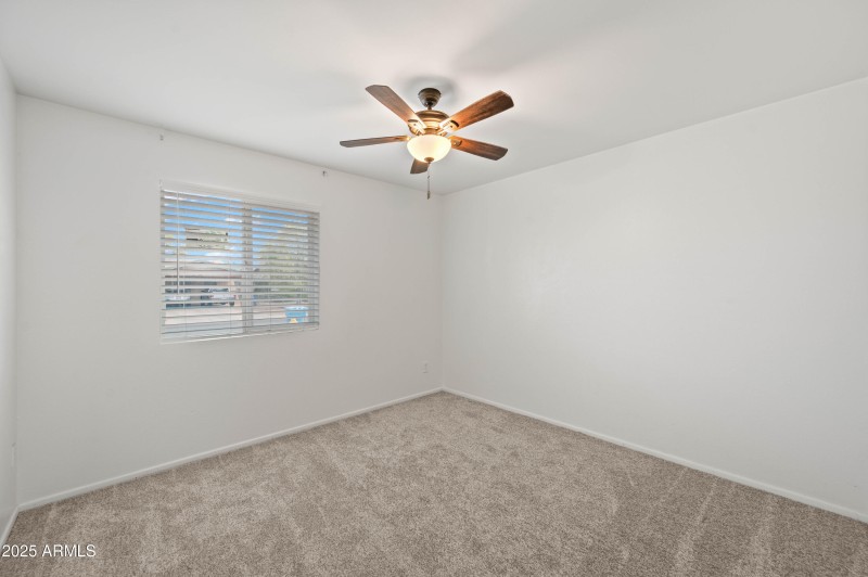 2946 W Villa Maria Dr Phoenix AZ 85053-1