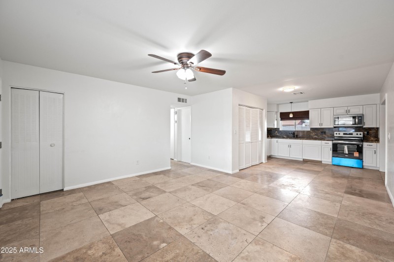 2946 W Villa Maria Dr Phoenix AZ 85053-2
