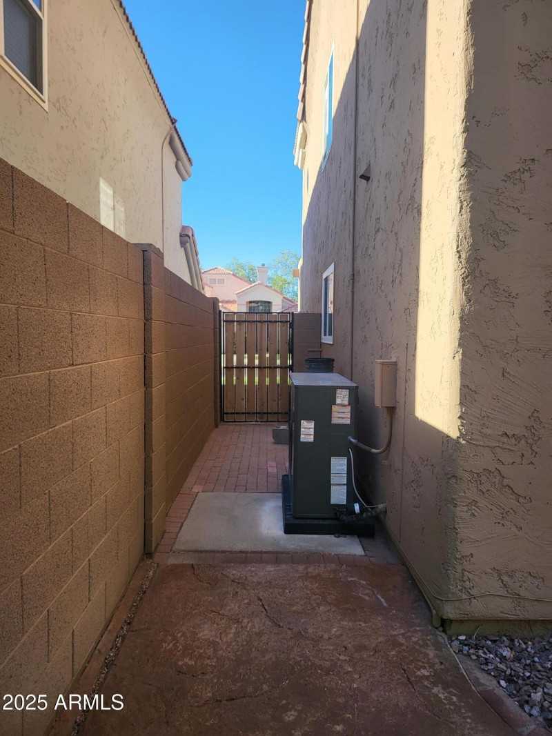 SIDE ENTRY GATE