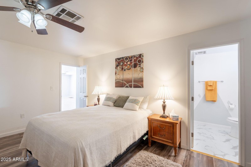 23-web-or-mls-Broadway-23