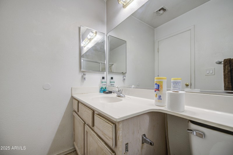 Bathroom 2-pic 3