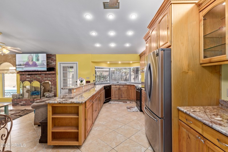 eat in kitchen