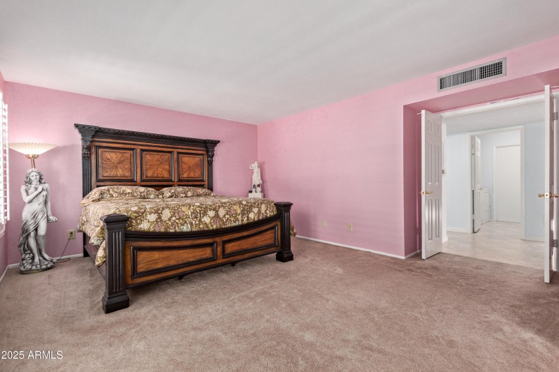 large master suite