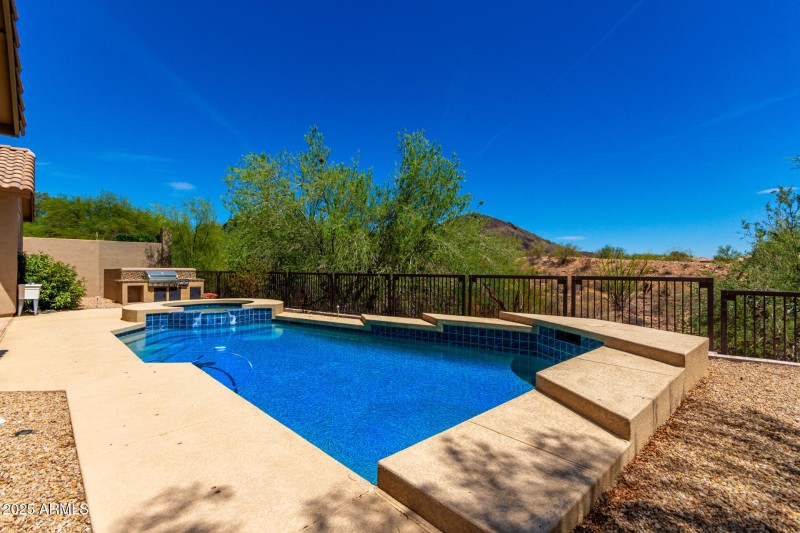 Pool & Spa & BBQ