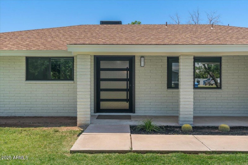 04-Front entry