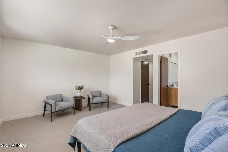 18-Primary bedroom