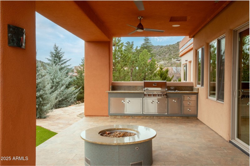 Outdoor Grill & Fire pit