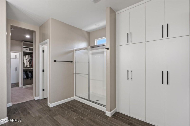 24-Primary bathroom