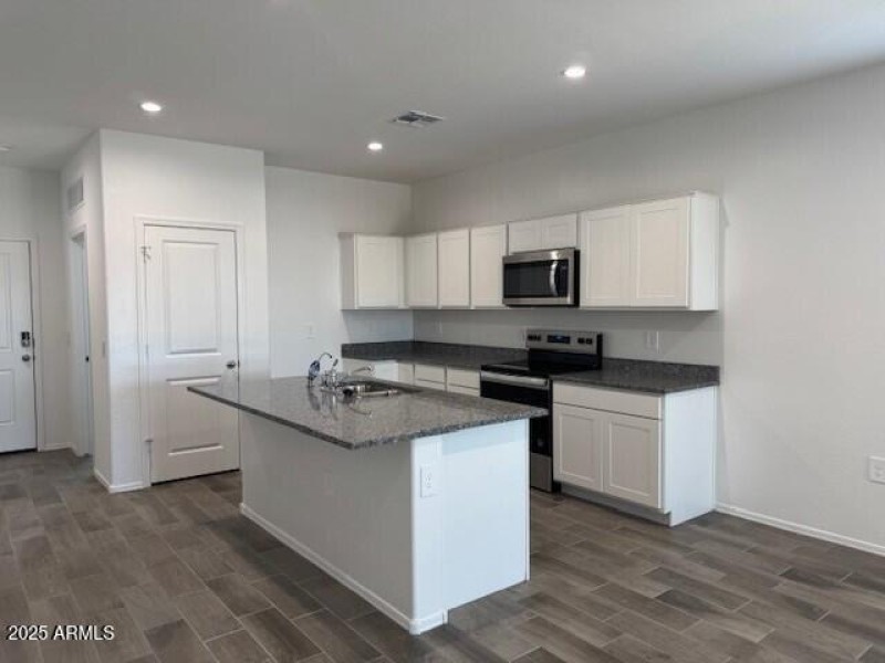 Abbot Kitchen