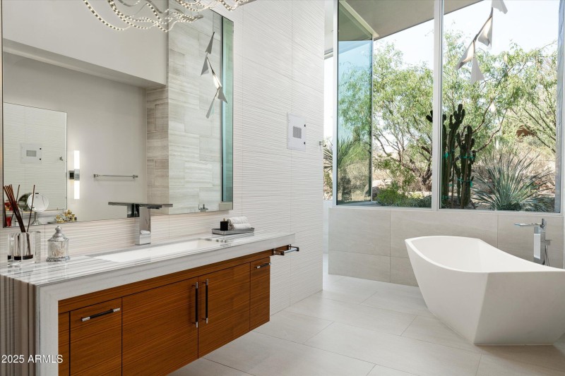 Primary Tub