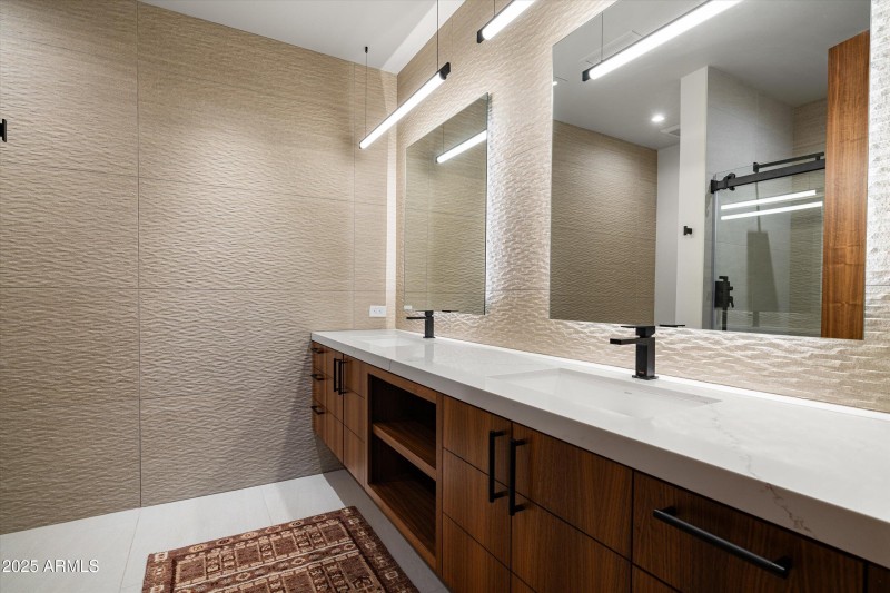 Guest Suite Bath