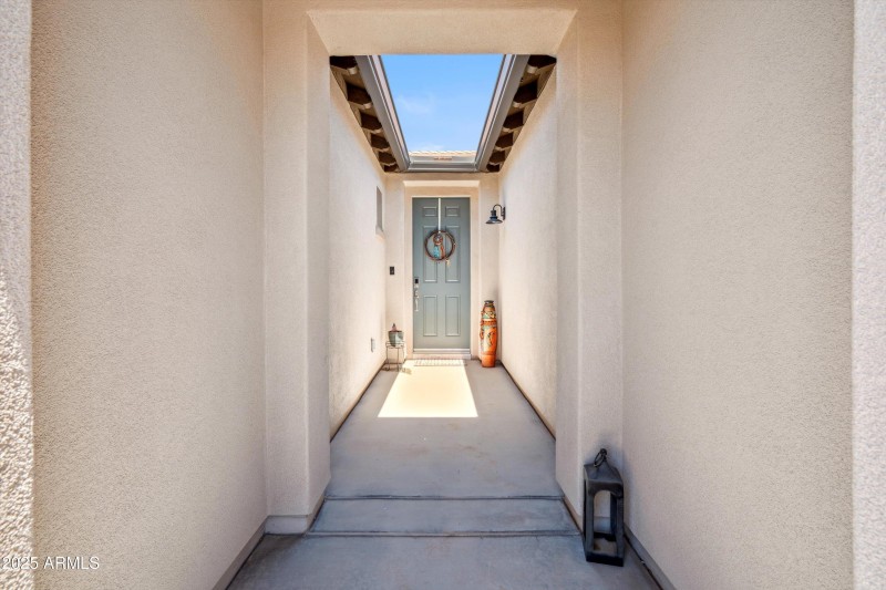 06-Entry Walkway
