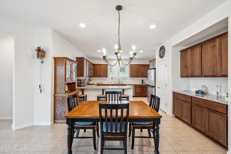 09-Dining Area