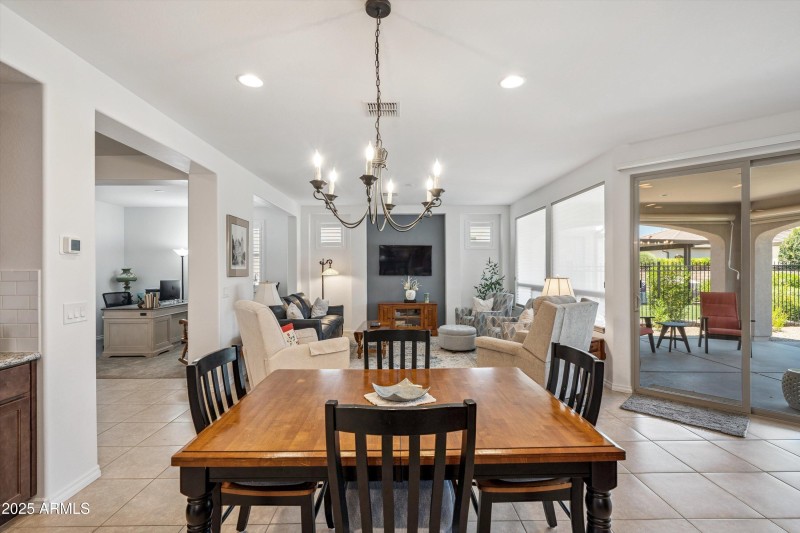 10-Dining Area