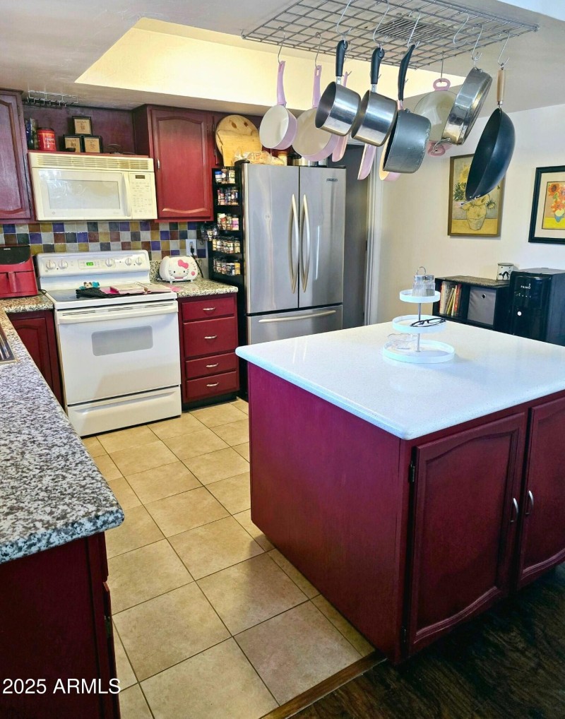 Kitchen (View B)