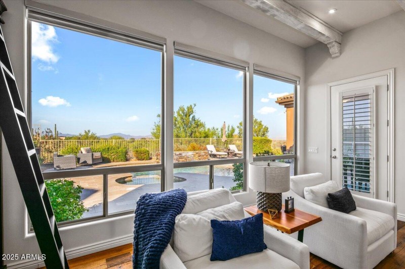 2-Primary Sitting Area Views