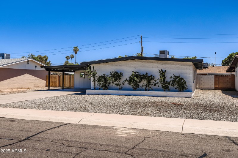1221 E Broadmor Dr - MLS Sized - 004 - 0