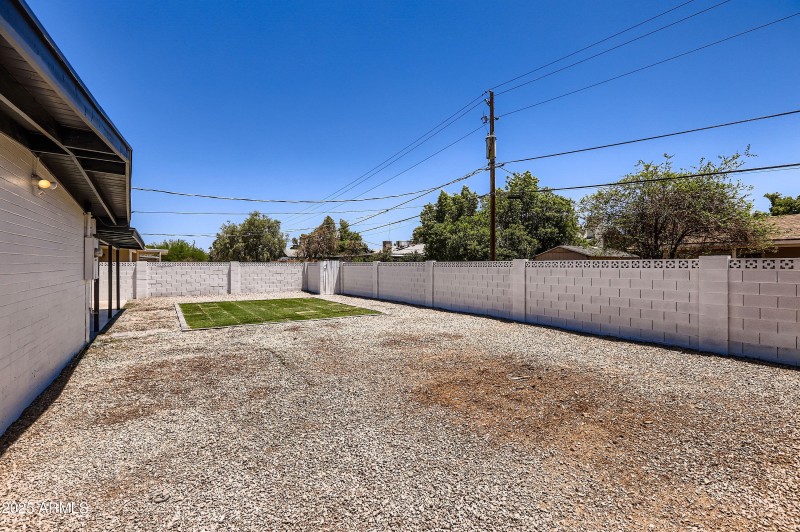 1221 E Broadmor Dr - MLS Sized - 028 - 2