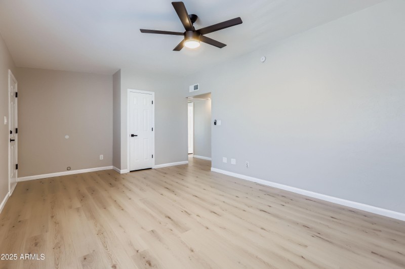 1221 E Broadmor Dr - MLS Sized - 006 - 0