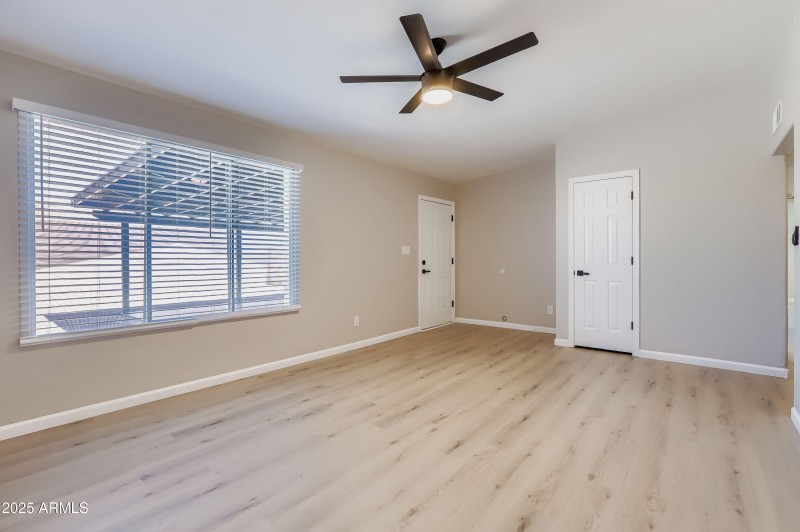 1221 E Broadmor Dr - MLS Sized - 008 - 0