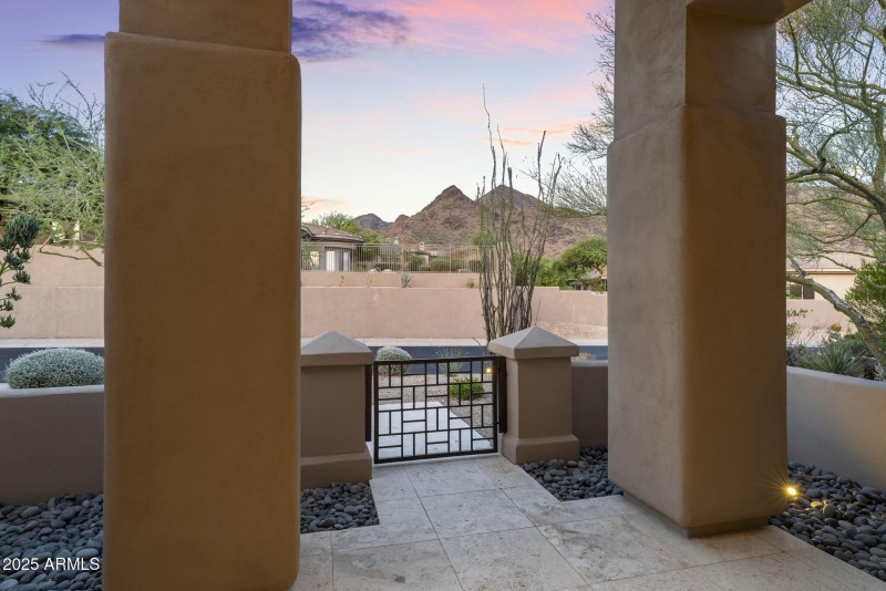 Courtyard Views
