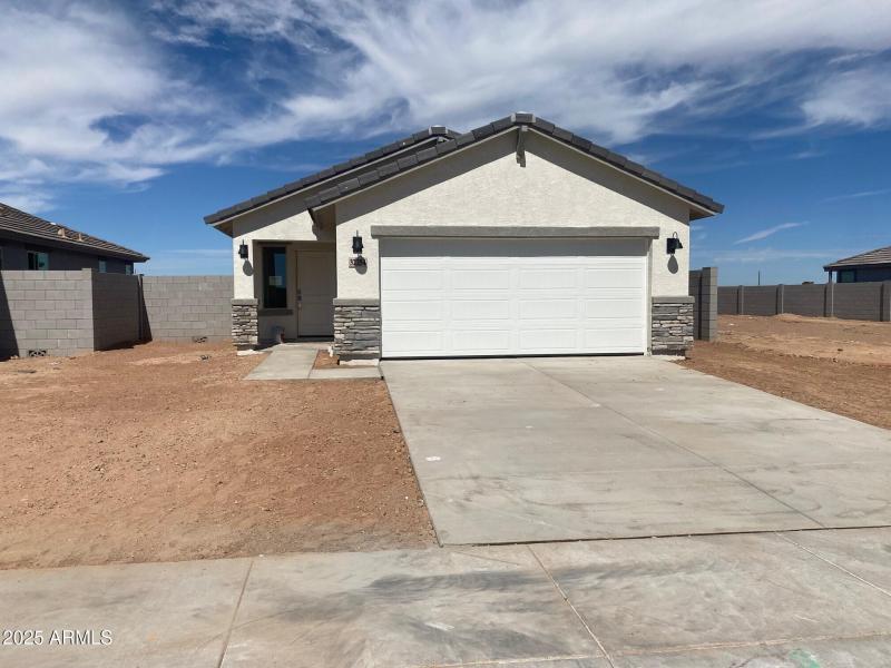 P35 Lot 18 Exterior