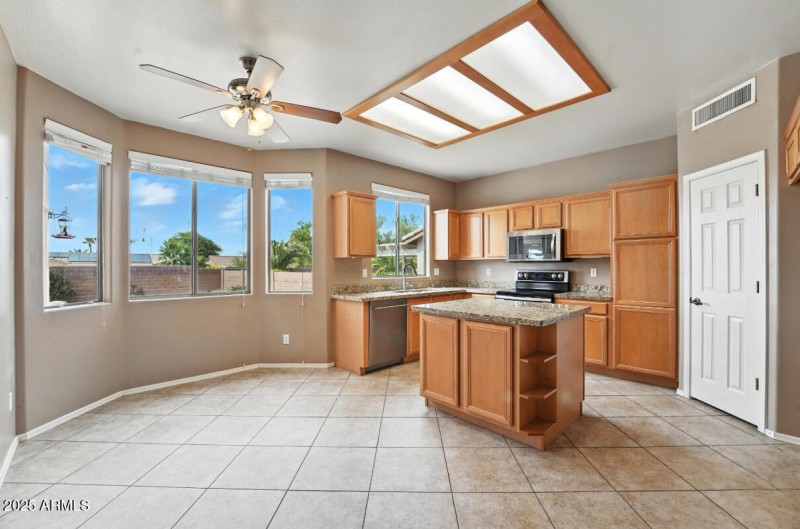 16916 W Northampton Rd-12