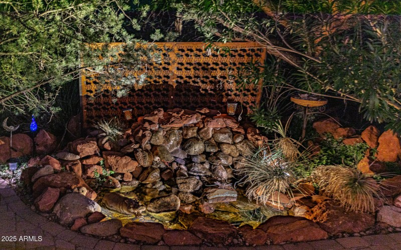 32-Water-Feature-off-Deck