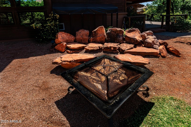 41-Sitting-Area-Firepit