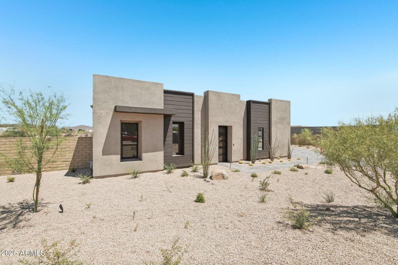 6-web-or-mls-E Buckskin Trail-S2407-004