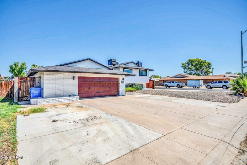 3402 W Crocus Dr-2