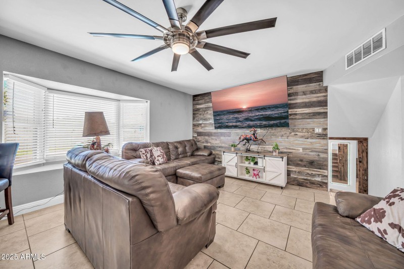 3402 W Crocus Dr-6