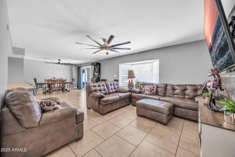 3402 W Crocus Dr-9