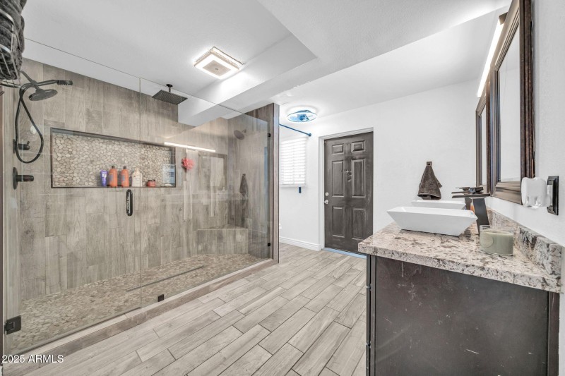3402 W Crocus Dr-17