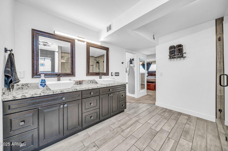 3402 W Crocus Dr-20