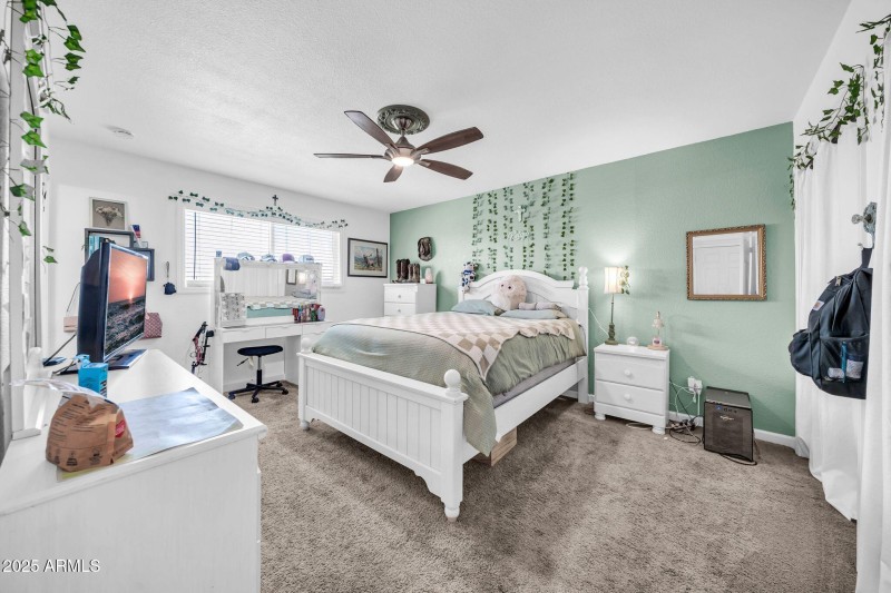 3402 W Crocus Dr-26